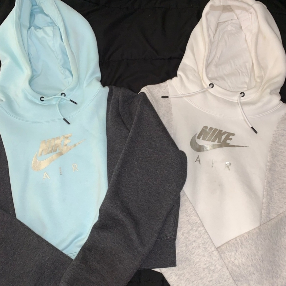 2 crop nike hoodies